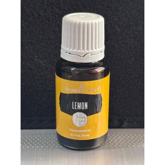Young Living Essential Oil 15ML Lemon - Picture 1 of 1
